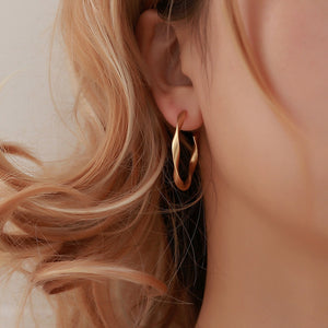 Earrings  -  Hoop with a Twist